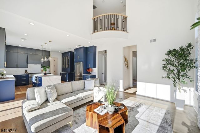25 Claremont Ave, Livingston Twp., NJ 07039