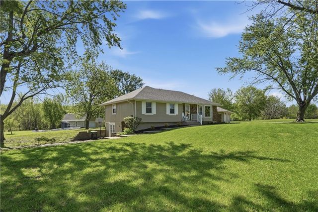1803 E Gore Road, Raymore, MO 64083