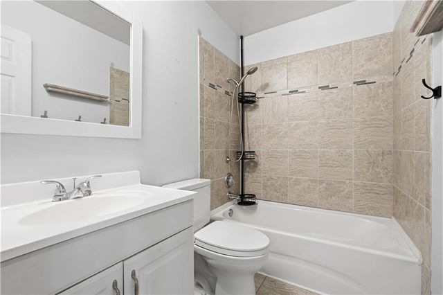 1803 E Gore Road, Raymore, MO 64083
