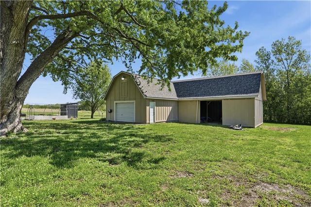 1803 E Gore Road, Raymore, MO 64083