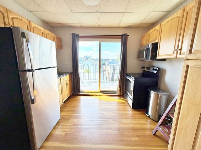 14 Cottage St 3, Boston, MA 02128