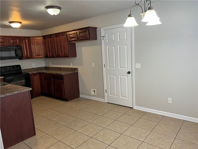 1107 Ken Leach, Siloam Springs, AR 72761