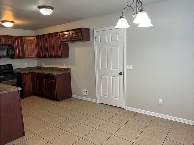 1107 Ken Leach, Siloam Springs, AR 72761