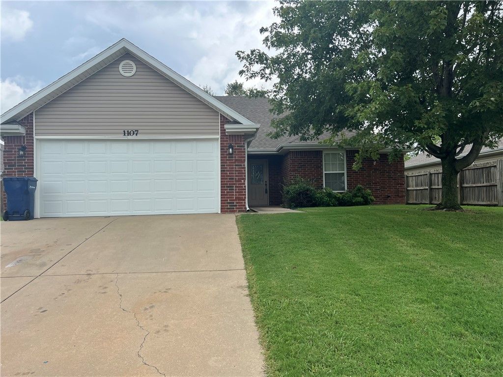 1107 Ken Leach, Siloam Springs, AR 72761