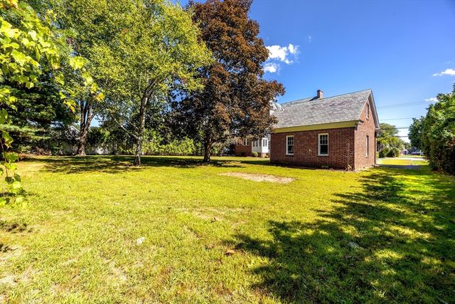 1793 Northampton Street, Holyoke, MA 01040