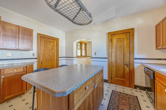 1793 Northampton Street, Holyoke, MA 01040
