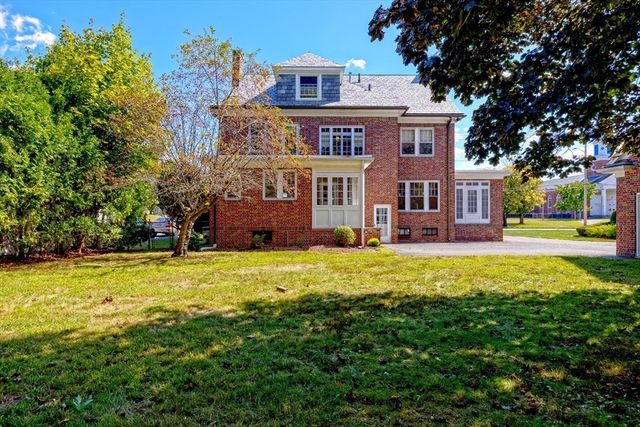 1793 Northampton Street, Holyoke, MA 01040