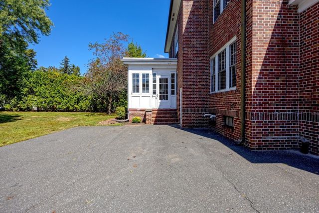 1793 Northampton Street, Holyoke, MA 01040