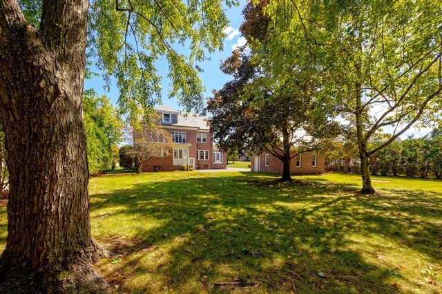 1793 Northampton Street, Holyoke, MA 01040