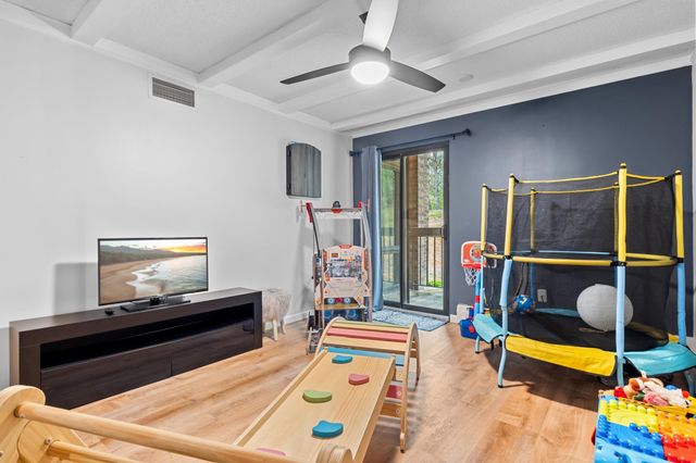 6075 Lincoln Drive 110, Edina, MN 55436