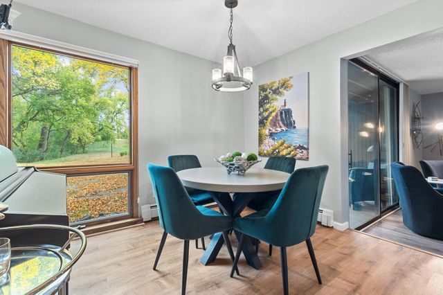 6075 Lincoln Drive 110, Edina, MN 55436