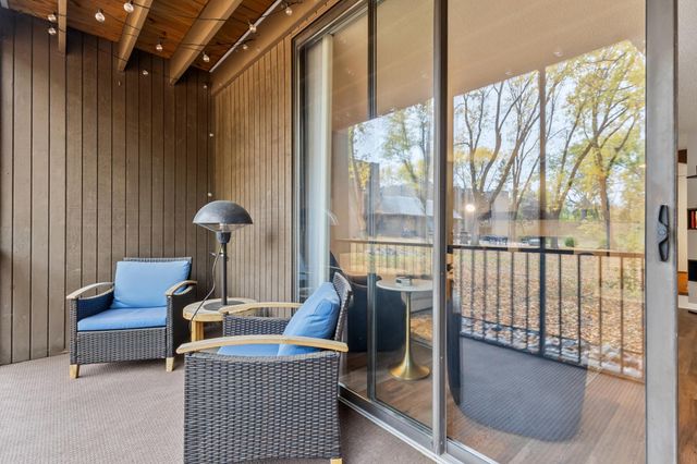 6075 Lincoln Drive 110, Edina, MN 55436