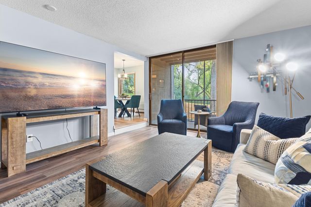 6075 Lincoln Drive 110, Edina, MN 55436