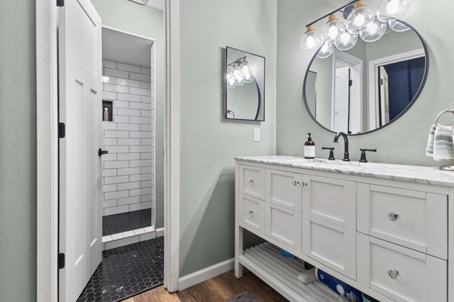 6075 Lincoln Drive 110, Edina, MN 55436