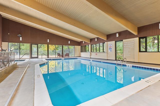 6075 Lincoln Drive 110, Edina, MN 55436