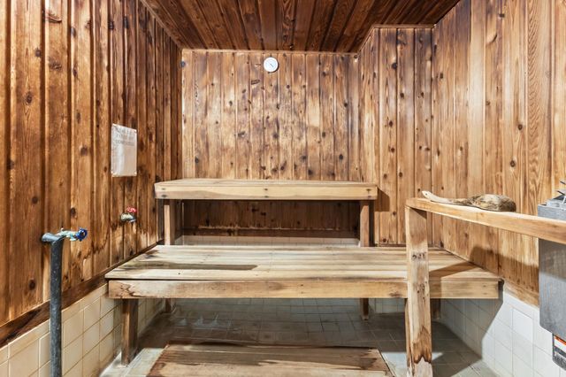 6075 Lincoln Drive 110, Edina, MN 55436