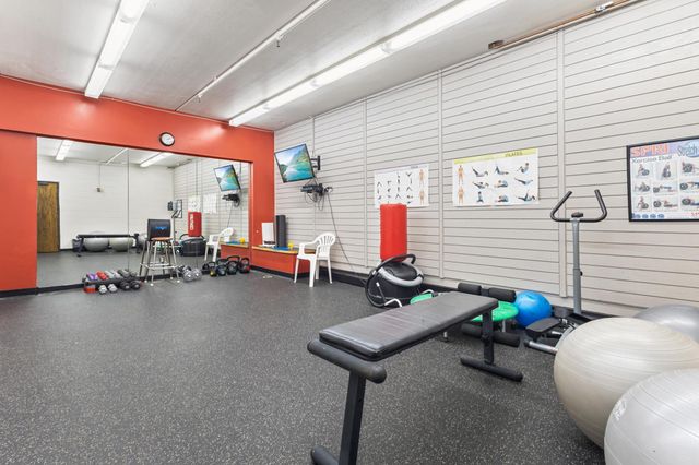 6075 Lincoln Drive 110, Edina, MN 55436