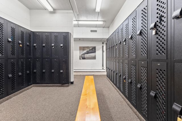 6075 Lincoln Drive 110, Edina, MN 55436