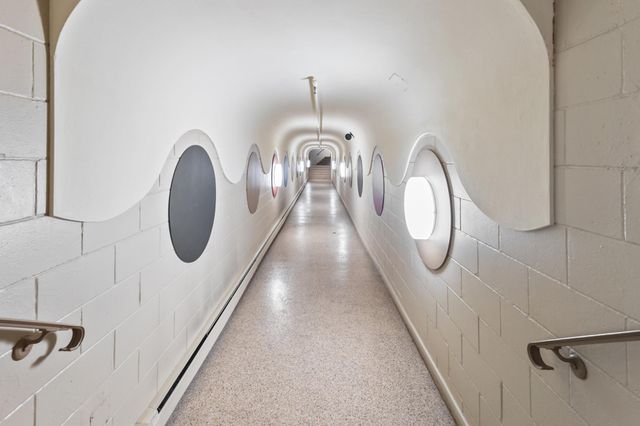 6075 Lincoln Drive 110, Edina, MN 55436