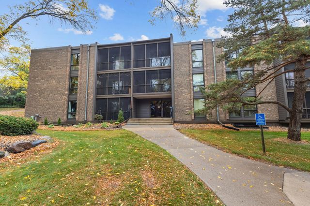 6075 Lincoln Drive 110, Edina, MN 55436