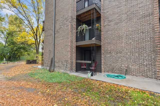 6075 Lincoln Drive 110, Edina, MN 55436