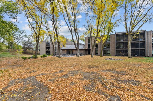 6075 Lincoln Drive 110, Edina, MN 55436