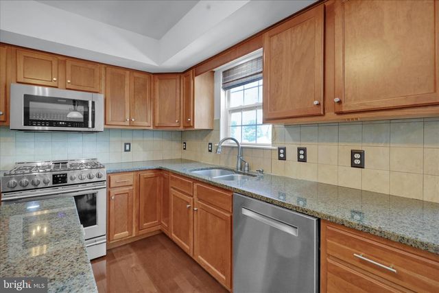 615 W PINE ST, Leesport, PA 19533