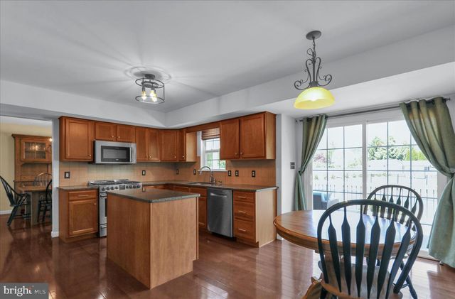 615 W PINE ST, Leesport, PA 19533