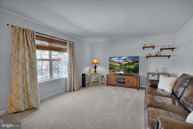 615 W PINE ST, Leesport, PA 19533