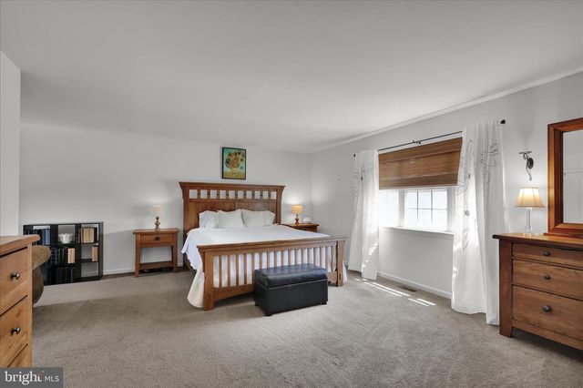 615 W PINE ST, Leesport, PA 19533