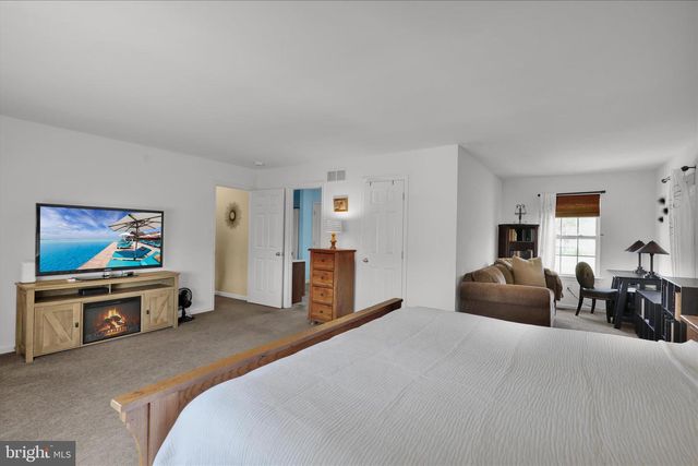 615 W PINE ST, Leesport, PA 19533