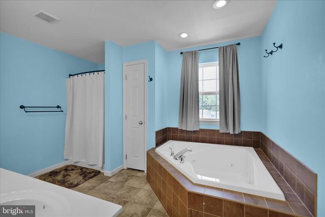 615 W PINE ST, Leesport, PA 19533