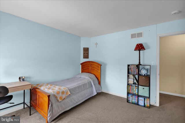 615 W PINE ST, Leesport, PA 19533