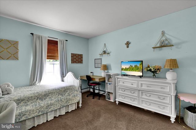 615 W PINE ST, Leesport, PA 19533