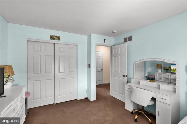 615 W PINE ST, Leesport, PA 19533
