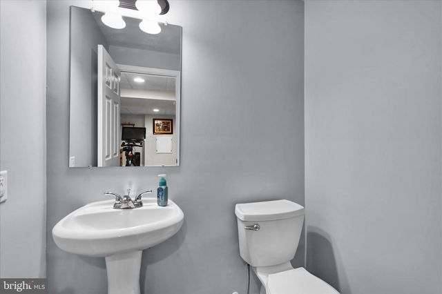 615 W PINE ST, Leesport, PA 19533