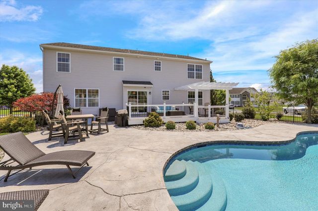 615 W PINE ST, Leesport, PA 19533