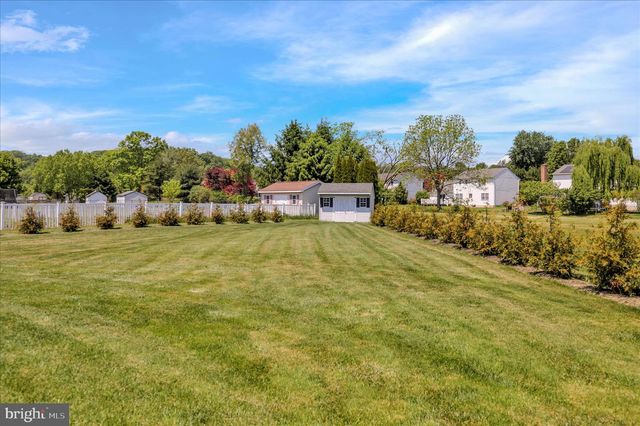 615 W PINE ST, Leesport, PA 19533