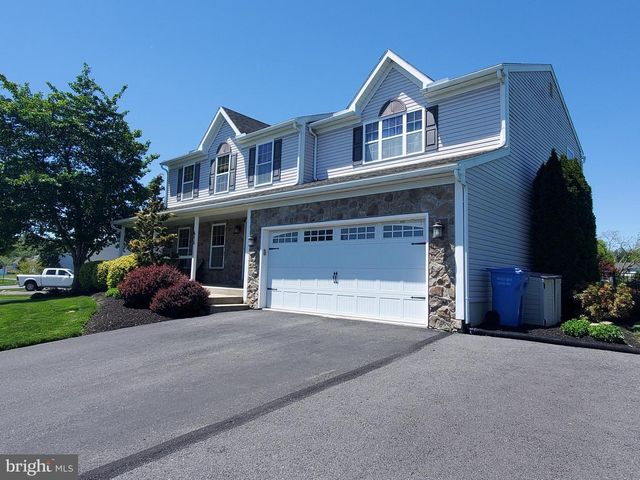 615 W PINE ST, Leesport, PA 19533
