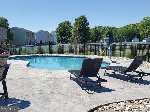 615 W PINE ST, Leesport, PA 19533