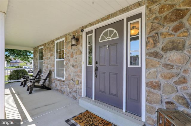 615 W PINE ST, Leesport, PA 19533