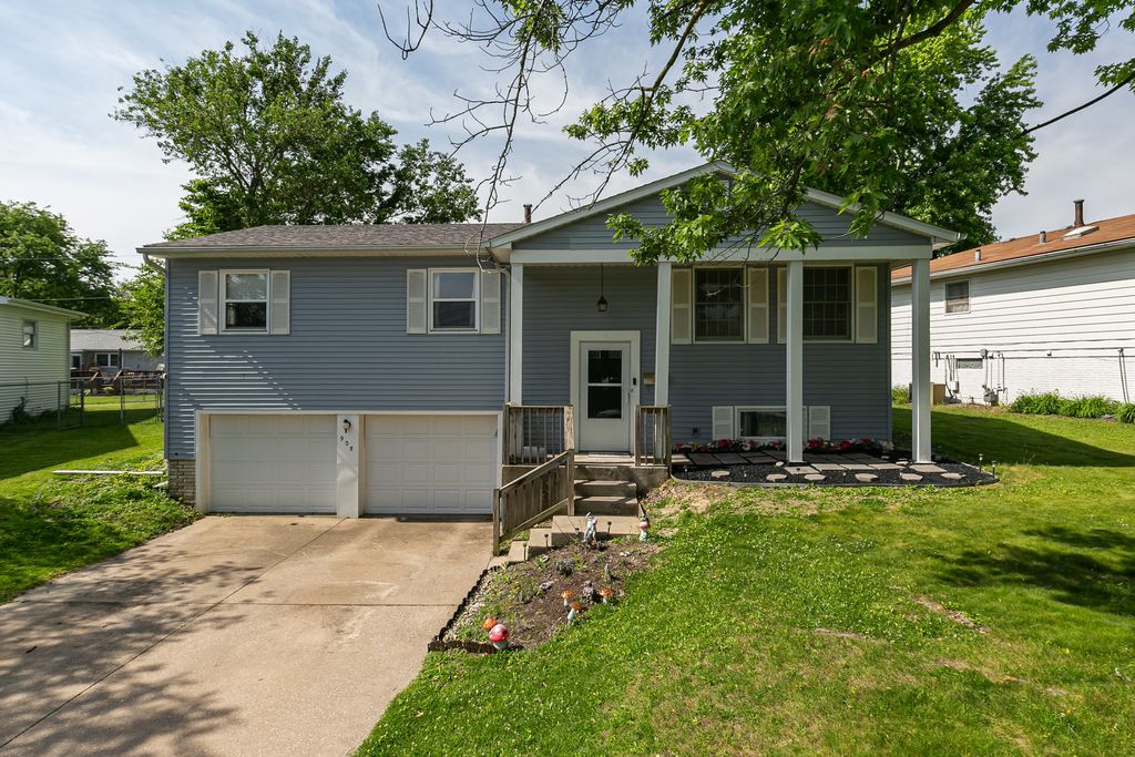 Image 1 of property listing at 908 27th Avenue Court, East Moline, IL 61244