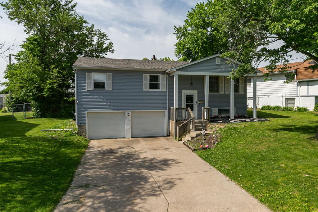 Image 28 of property listing at 908 27th Avenue Court, East Moline, IL 61244