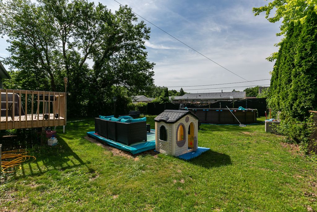 Image 29 of property listing at 908 27th Avenue Court, East Moline, IL 61244