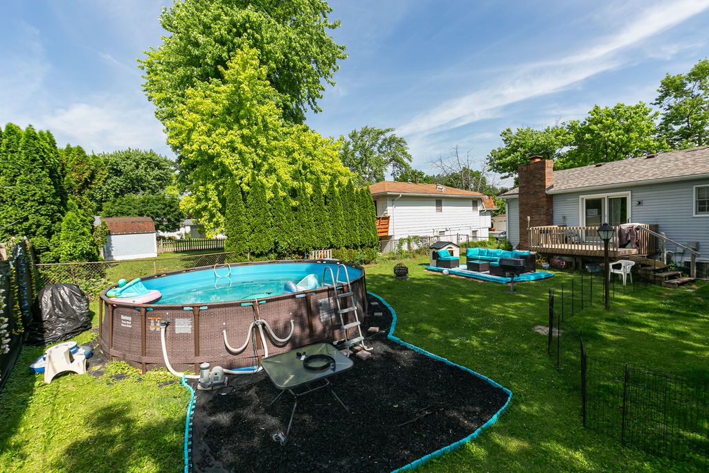 Image 30 of property listing at 908 27th Avenue Court, East Moline, IL 61244