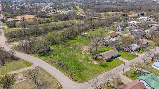 350 S Lennox Street, Stephenville, TX 76401