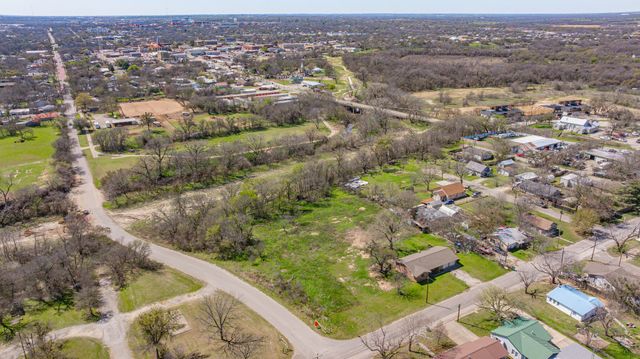 350 S Lennox Street, Stephenville, TX 76401