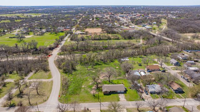 350 S Lennox Street, Stephenville, TX 76401