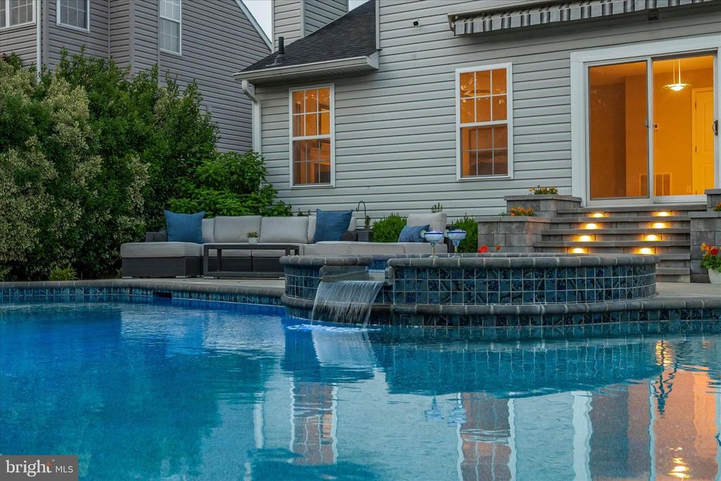 Image 3 of property listing at 5404 CHILLINGHAM PL, Frederick, MD 21703