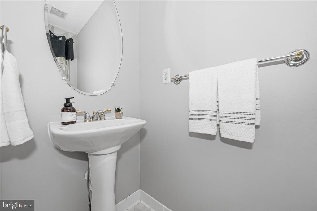 Image 37 of property listing at 5404 CHILLINGHAM PL, Frederick, MD 21703